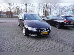 Volvo V70 - 2.0T R-Edition LEER TREKHAAK NAVI 203PK