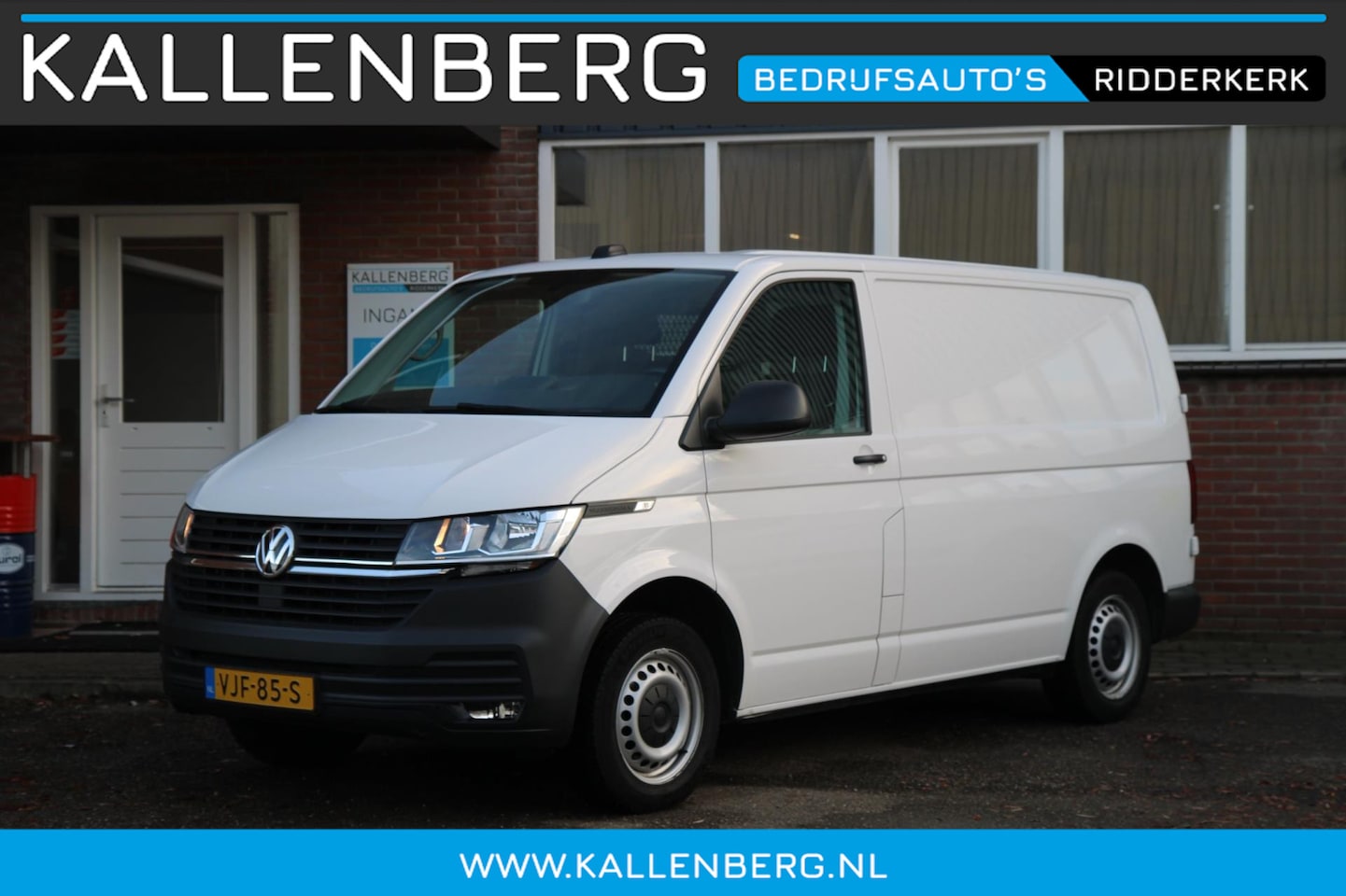 Volkswagen Transporter - 2.0 TDI L1H1 150PK 7 traps automaat / App connect / Laadruimte inrichting - AutoWereld.nl