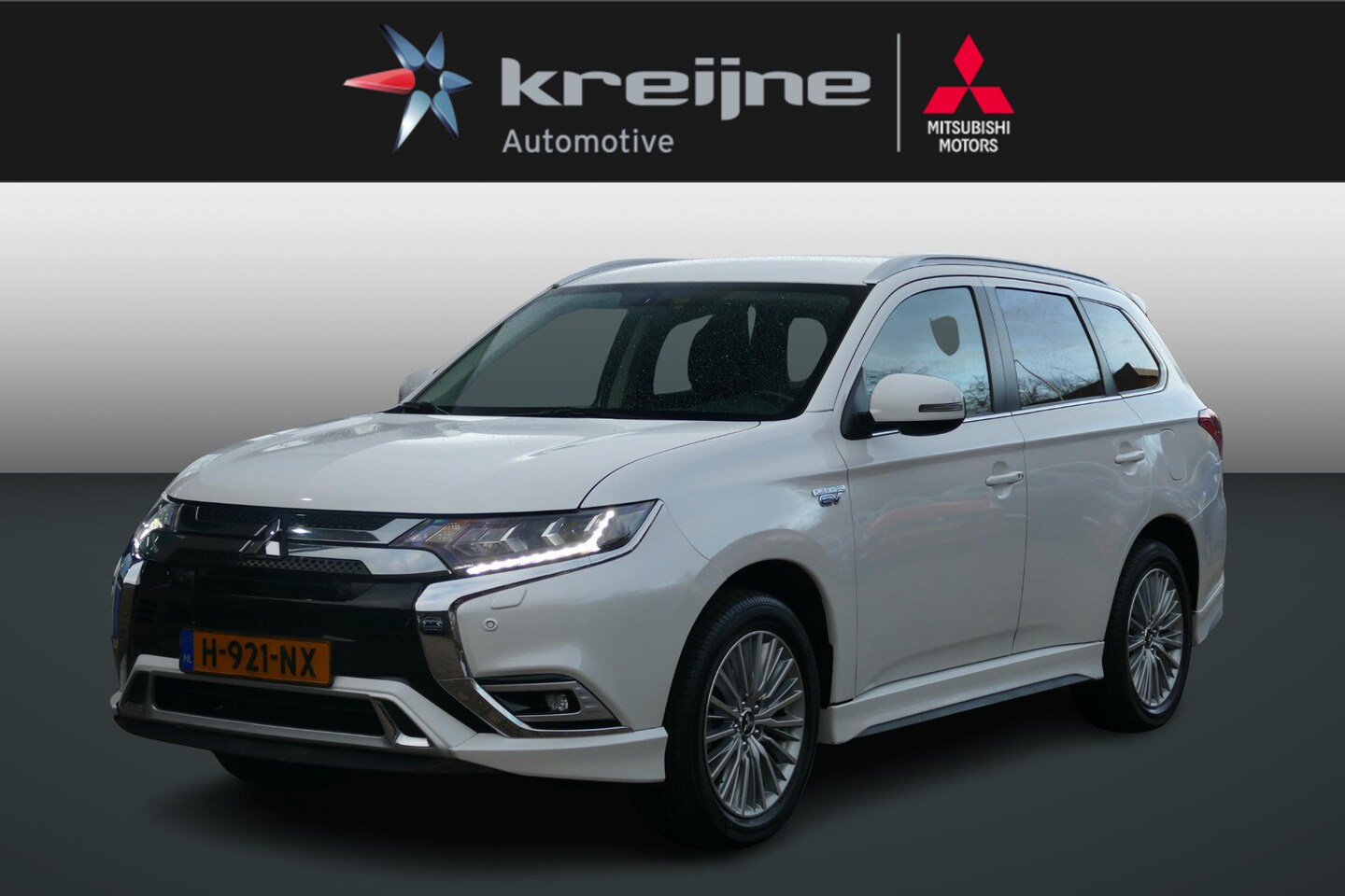 Mitsubishi Outlander - 2.4 PHEV Intense S 2.4 PHEV Intense S - AutoWereld.nl