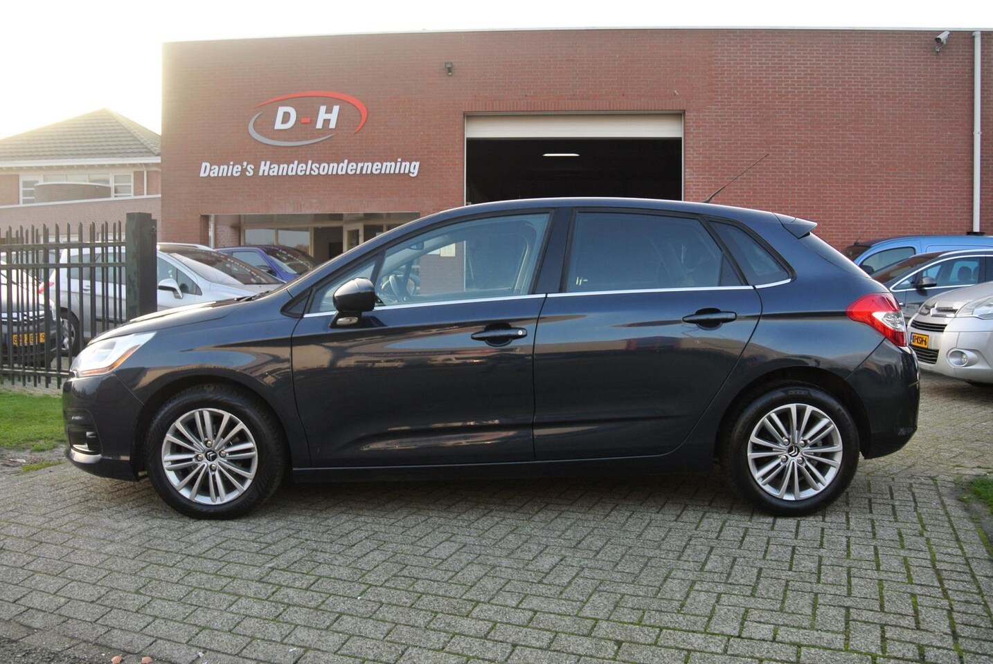 Citroën C4 - 1.4 VTi Ligne Business airco inruil mogelijk nap - AutoWereld.nl