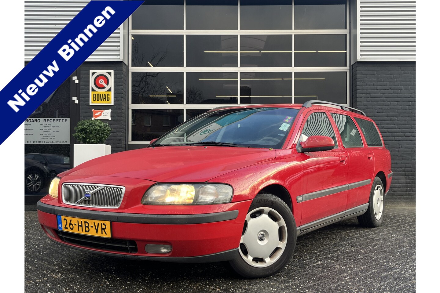 Volvo V70 - 2.4 LPG G-3, Airco, Radio, Trekhaak - AutoWereld.nl