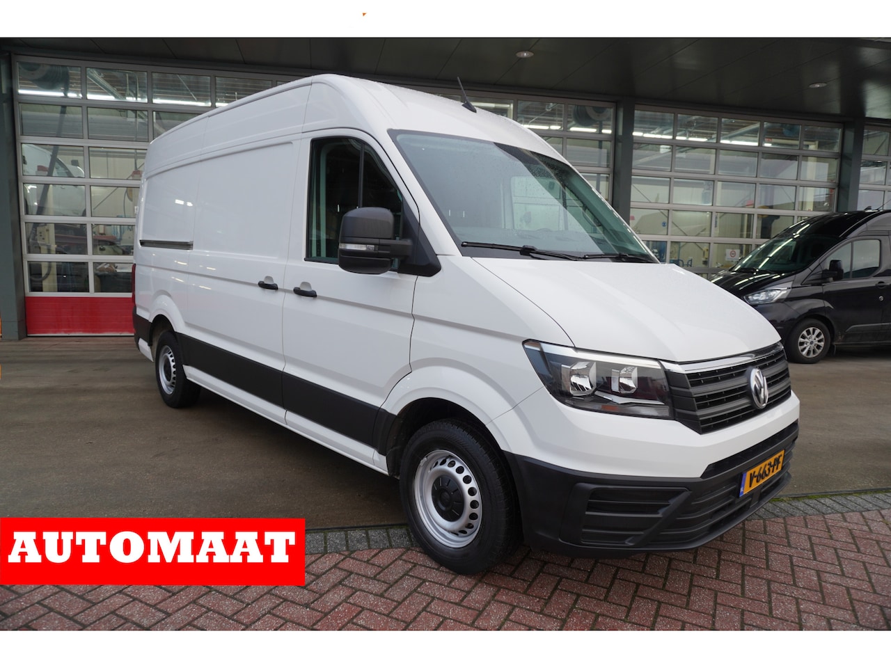 Volkswagen Crafter - 35 2.0 TDI 141PK L3H3 nr.V033 | Airco | Cruise | Navi | Camera - AutoWereld.nl