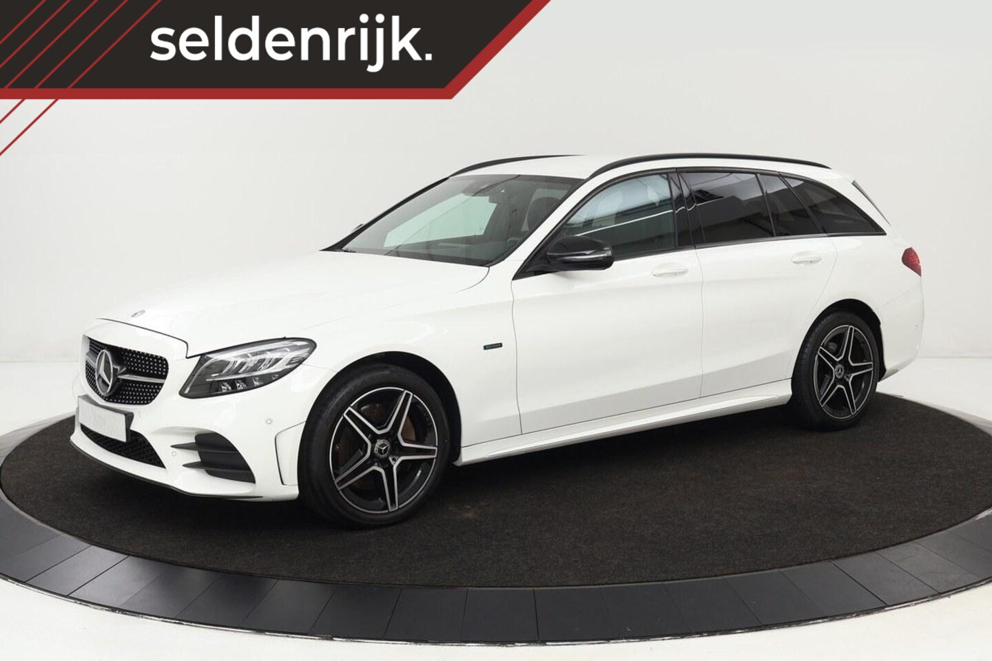 Mercedes-Benz C-klasse - 300e AMG Night | Stoelverwarming | Carplay | Camera | Leder/Alcantara | Full LED | Navigat - AutoWereld.nl