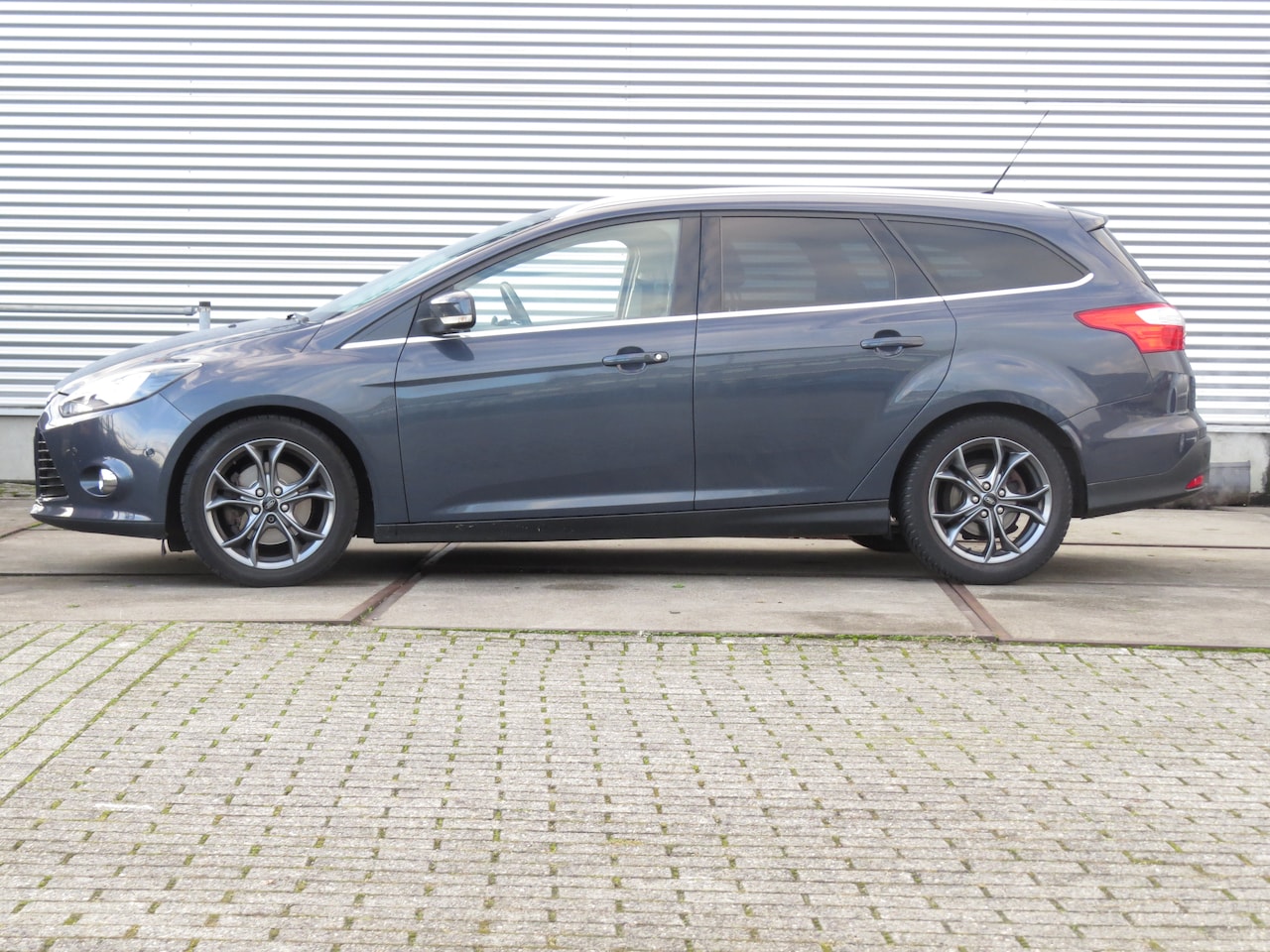 Ford Focus Wagon - 1.6 EcoBoost Lease Titanium - AutoWereld.nl