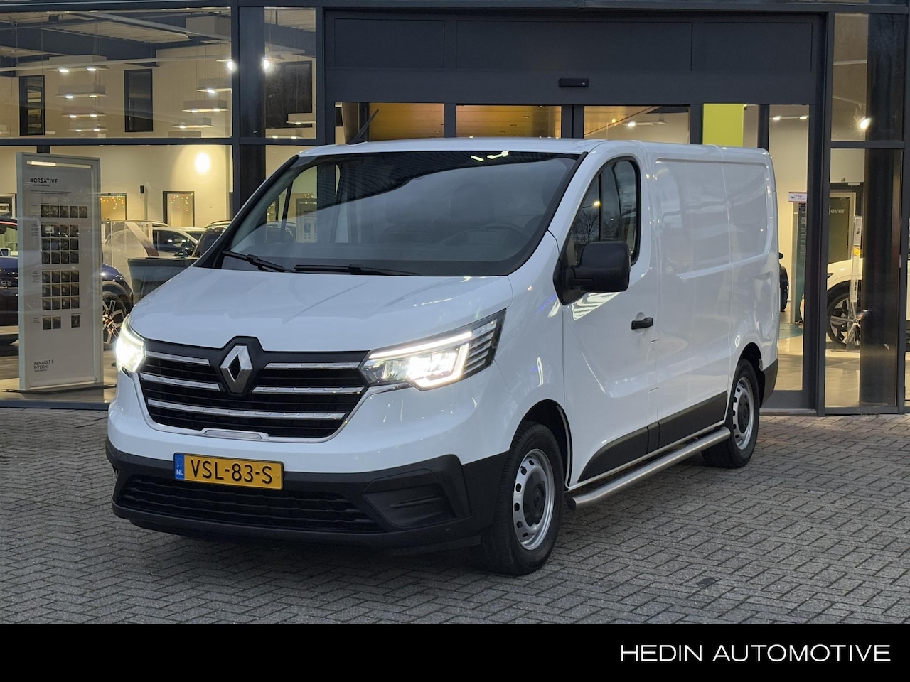 Renault Trafic - 2.0 dCi 110 T29 L1H1 Comfort Navigatie | Parkeersensoren | Airco | Cruise Control | zijsch - AutoWereld.nl