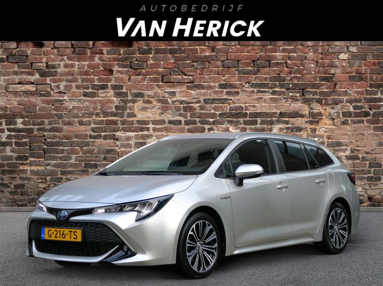 Toyota Corolla Touring Sports - 1.8 Hybrid Dynamic | Cruise | Camera | Bleutooth | Keyless - AutoWereld.nl