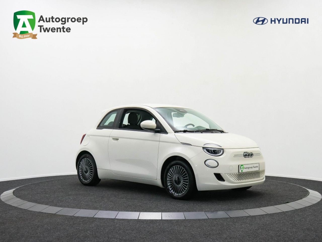 Fiat 500 - Icon 42 kWh | Private lease 299.- pm | - AutoWereld.nl