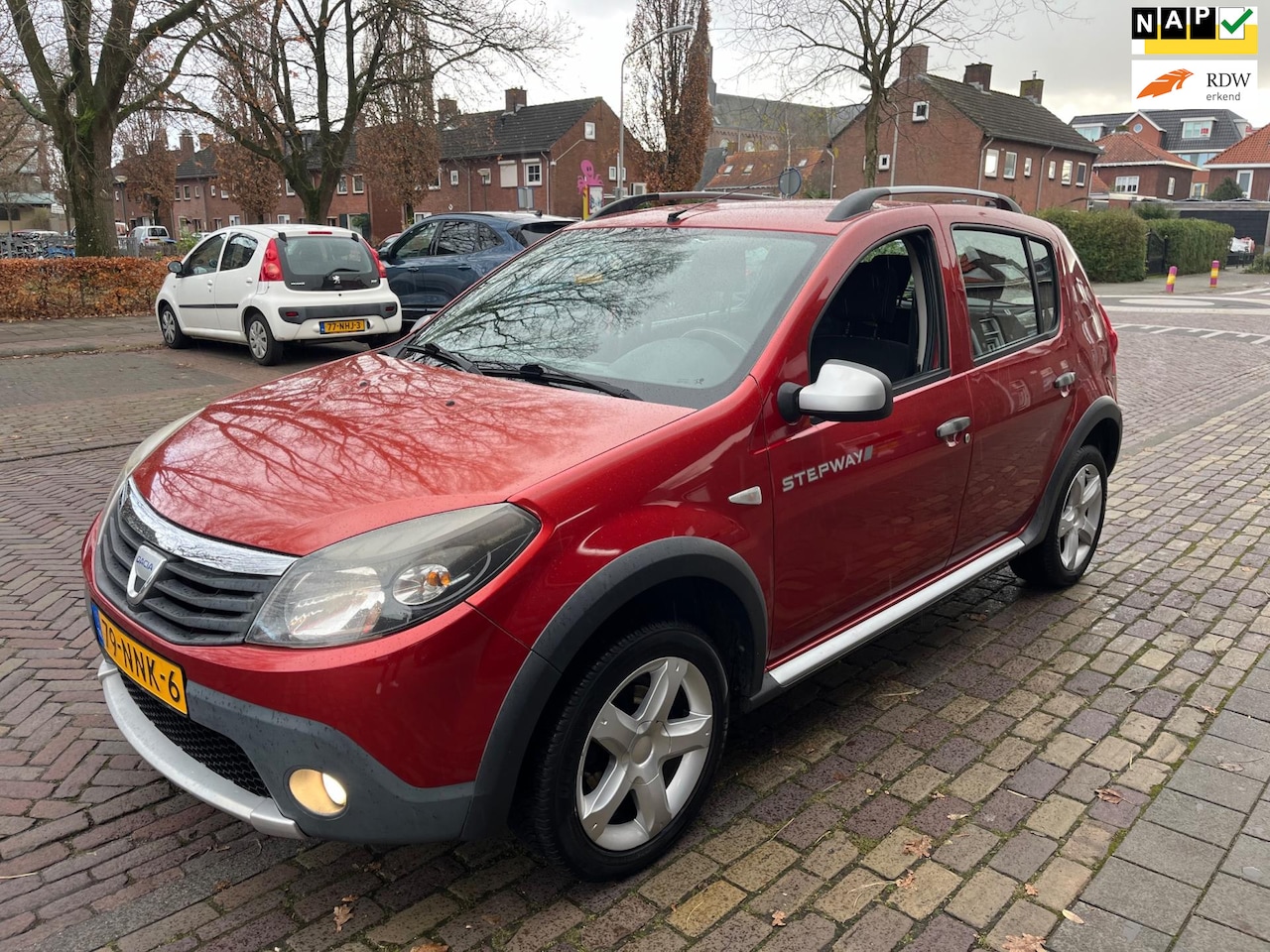 Dacia Sandero Stepway - 1.6 / 166.000km nap - AutoWereld.nl