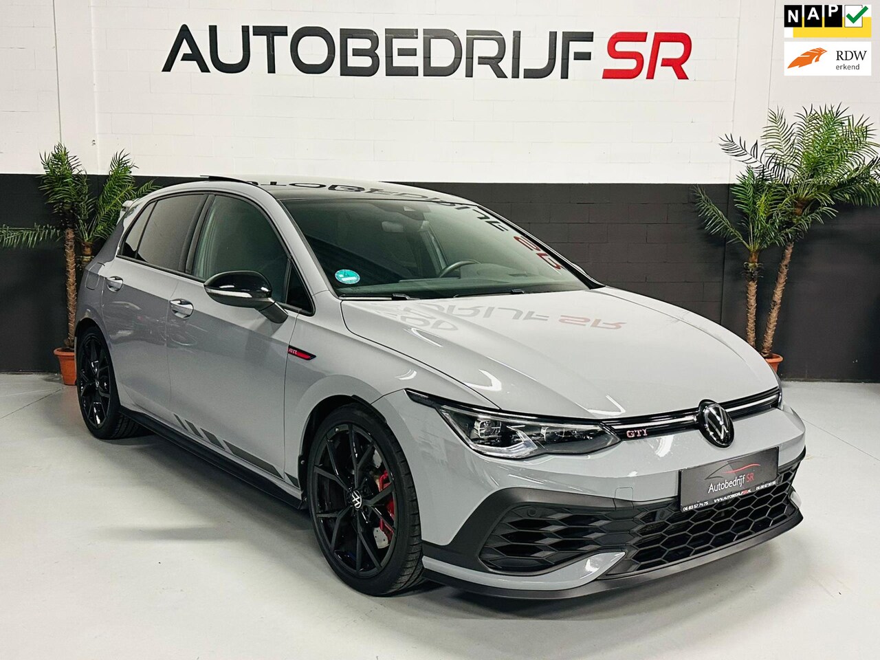 Volkswagen Golf - 2.0 TSI GTI Clubsport! Headup! Nardo! 2022! IQ-Lights! Panoramadak! - AutoWereld.nl