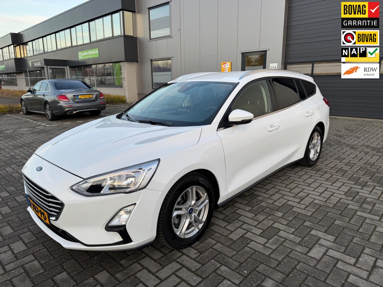 Ford Focus Wagon - 1.0 EcoBoost Titanium Business 1.0 EcoBoost Titanium Business - AutoWereld.nl