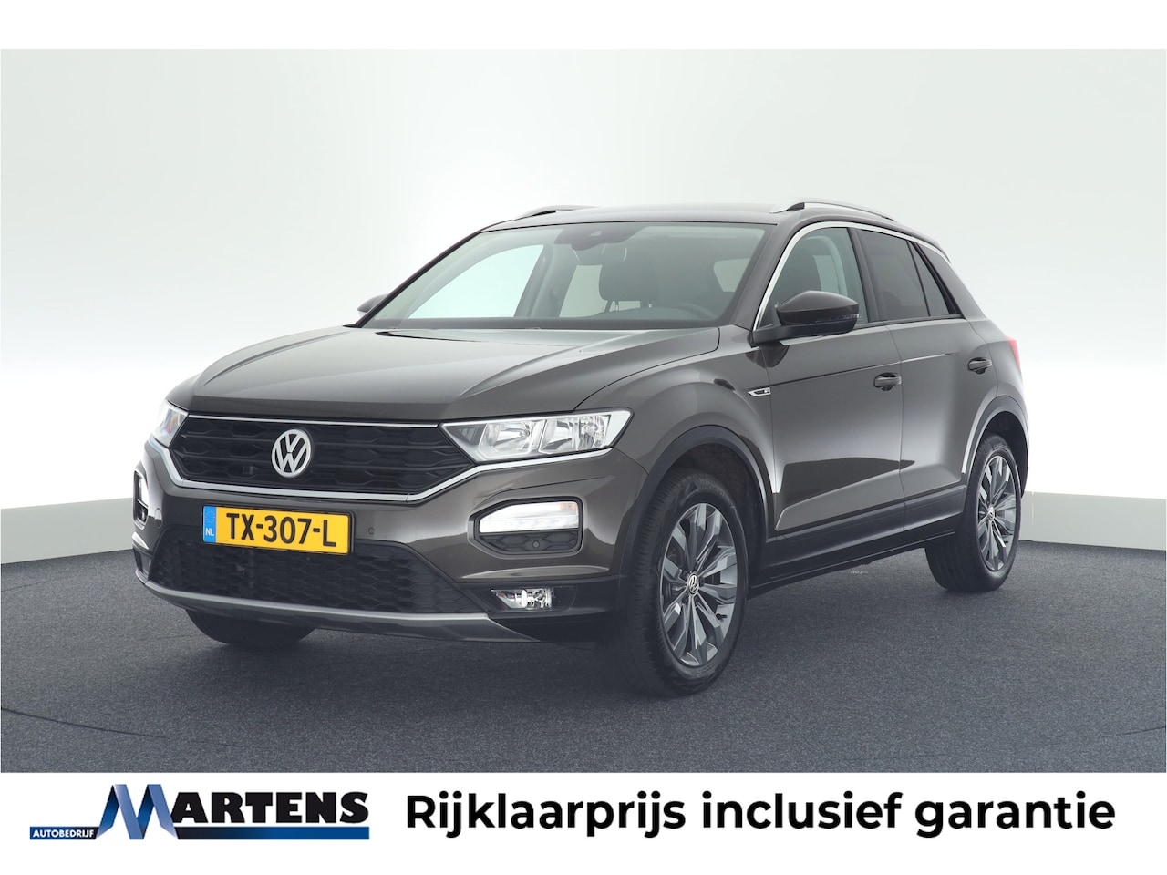 Volkswagen T-Roc - 1.0 TSI 116pk H6 Style Trekhaak Virtual Cockpit Navigatie - AutoWereld.nl