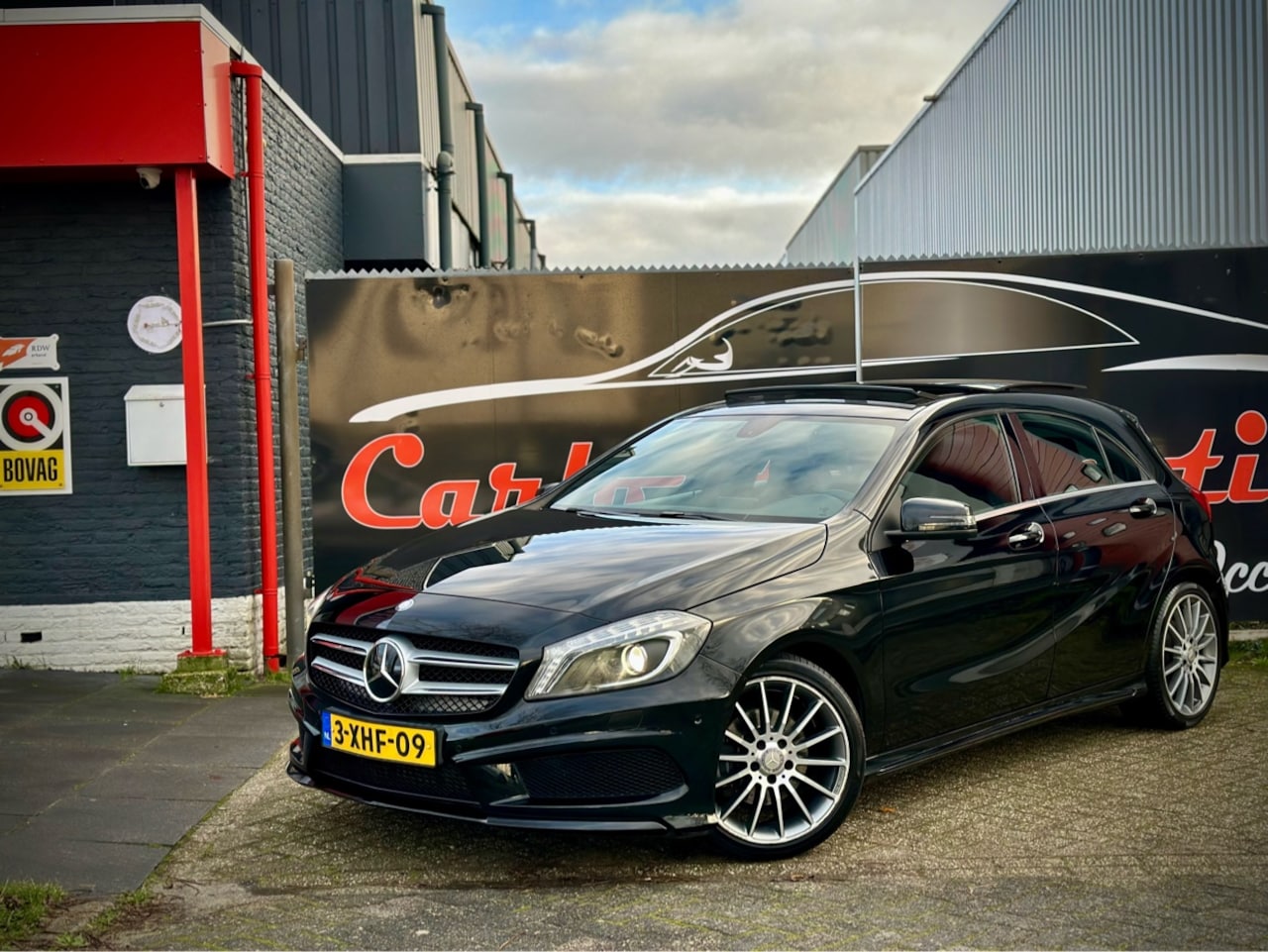 Mercedes-Benz A-klasse - 180 AMG AUT|PANO|LEER|LED|XENON NAP! - AutoWereld.nl