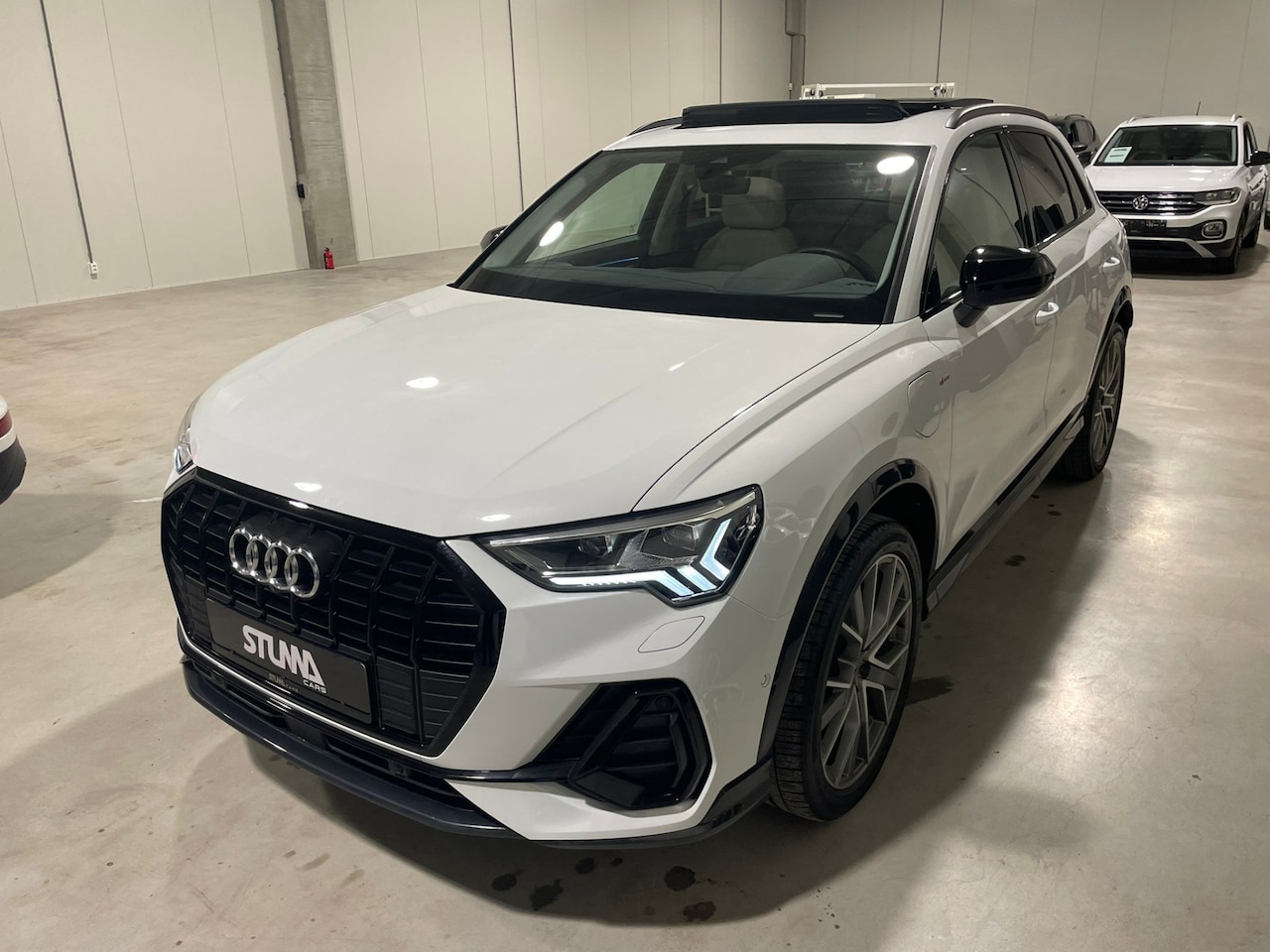 Audi Q3 - 45 TFSIe S-edition | S-Line | PHEV | Pano | 360 Camera | Virtual | Matrix LED | Keyless | - AutoWereld.nl