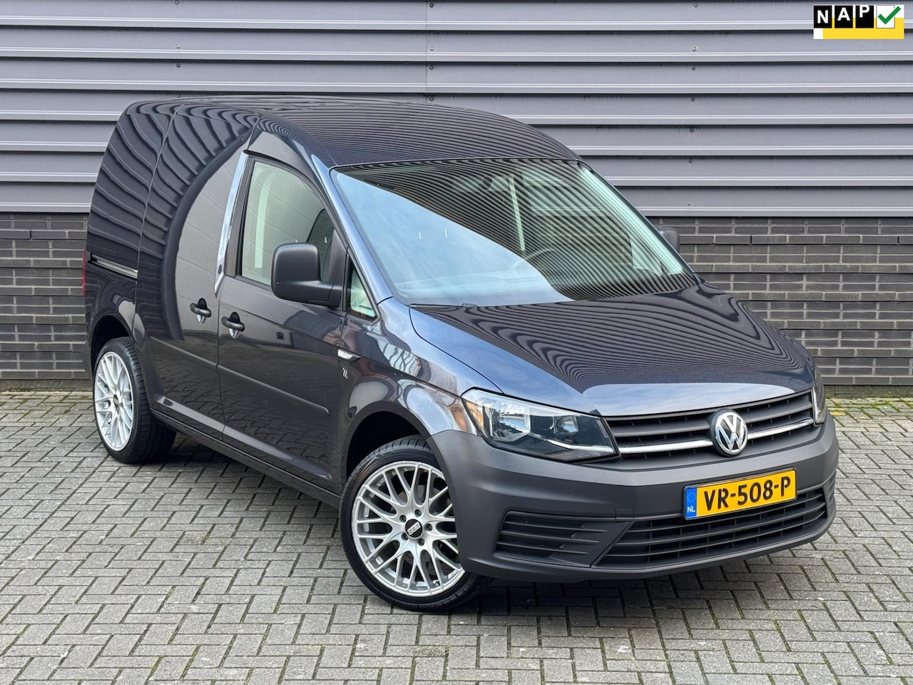 Volkswagen Caddy - 1.6 TDI L1H1 Trendline | Carplay | BT | 18" - AutoWereld.nl