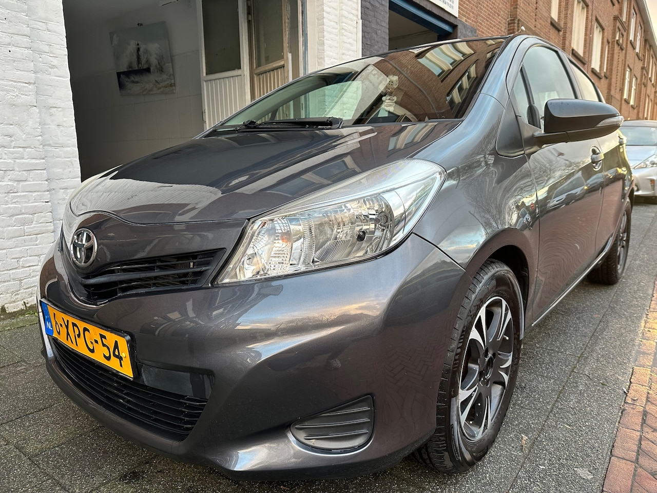 Toyota Yaris - 1.3 VVT-i Comfort Airco Zeer zuinig Auto met 6 Bak - AutoWereld.nl