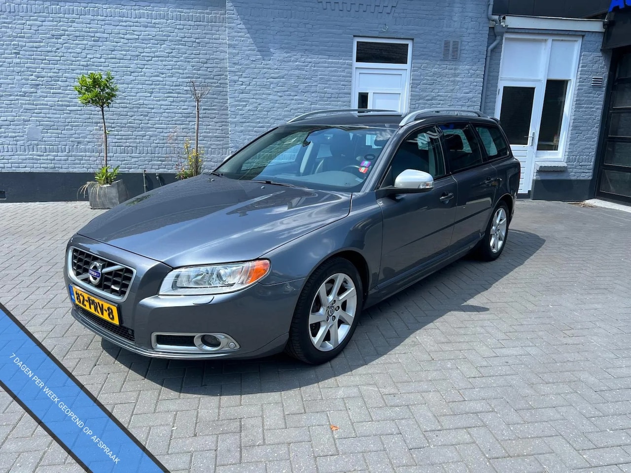 Volvo V70 - 2.0T R-Edition | XENON | LEER | NAVI | STOELVERWARMING | - AutoWereld.nl