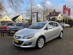 Opel Astra - 1.4 TURBO AUTOMAAT / CRUISE CTR. / TREKHAAK / PDC / 17'' LMV