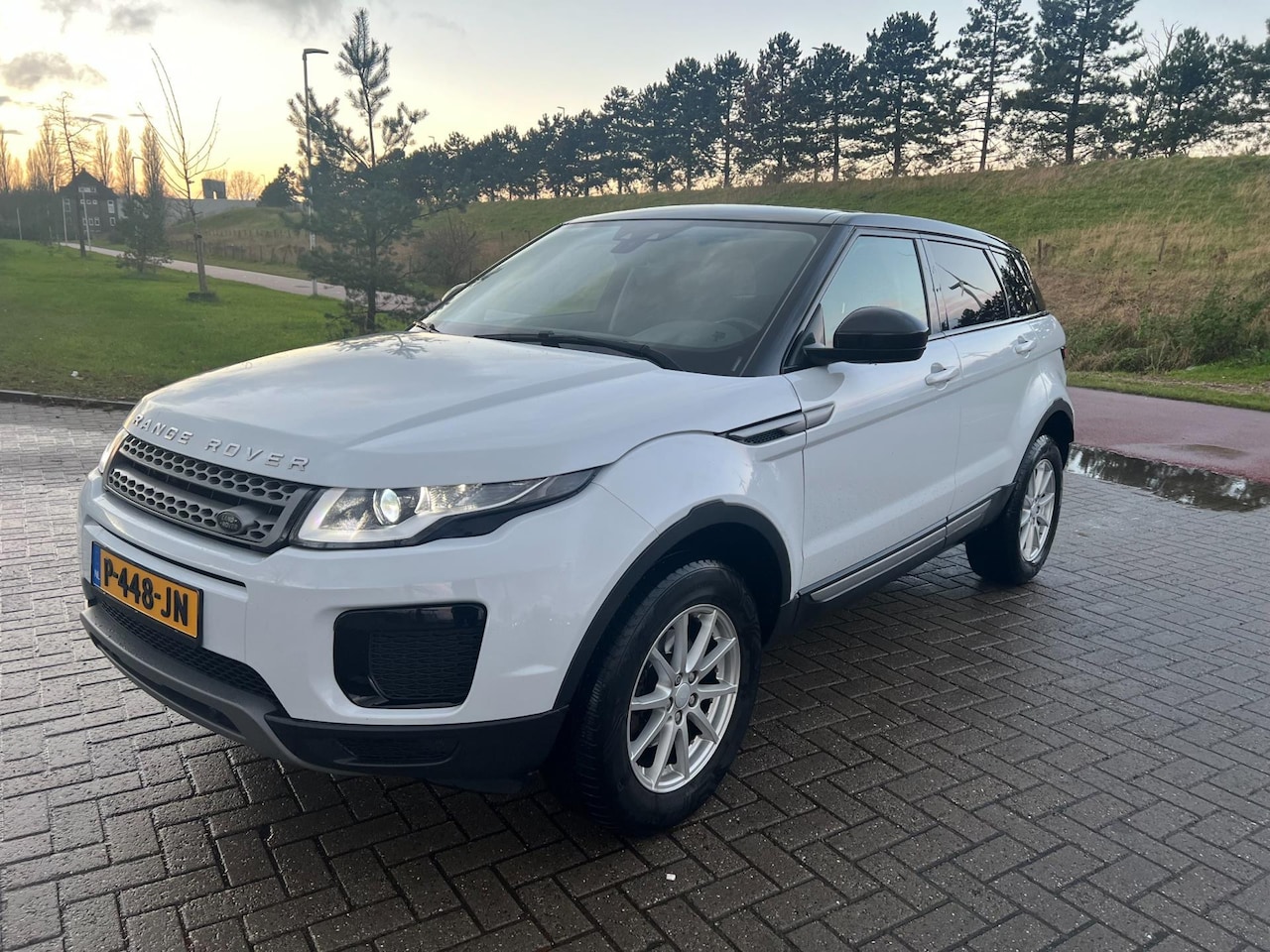 Land Rover Range Rover Evoque - 2.0 eD4 Urban Series Pure 2.0 eD4 Urban Series Pure - AutoWereld.nl