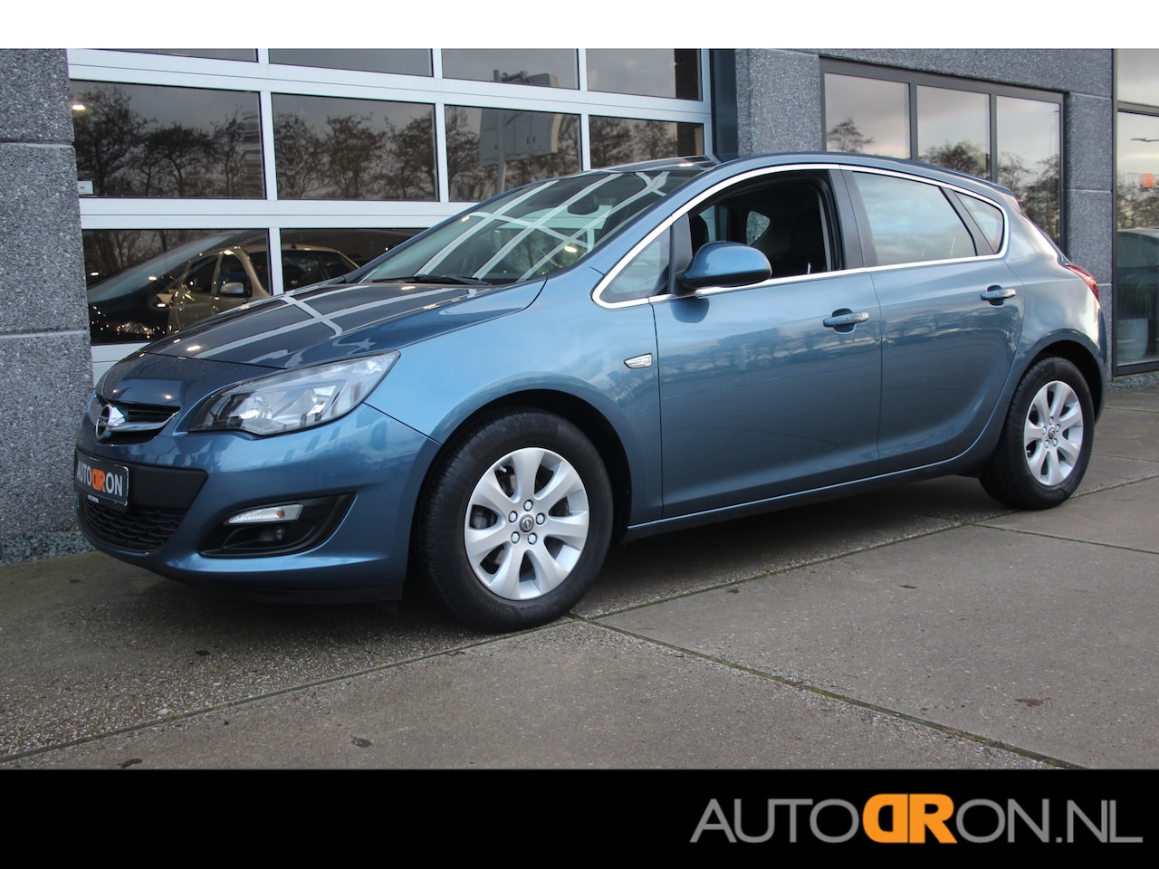 Opel Astra - HB 1.4-16v Turbo 141 Pk Edition Dealer onderhouden, Trekhaak - AutoWereld.nl