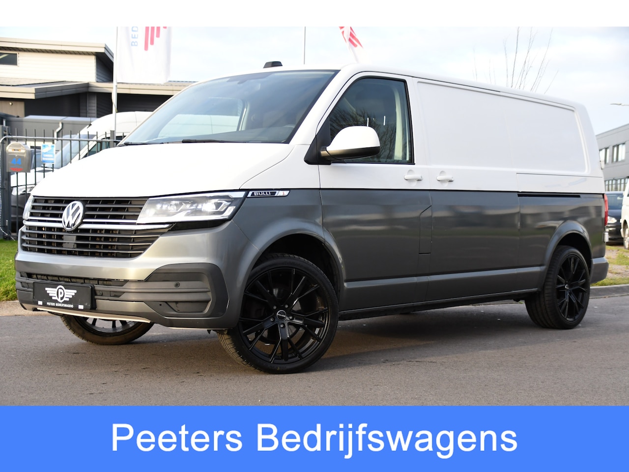 Volkswagen Transporter - 2.0 TDI L2H1 30 PB Edition Camera, Cruise, Carplay, LED, 150PK, Automaat, Sensoren, Stoelv - AutoWereld.nl