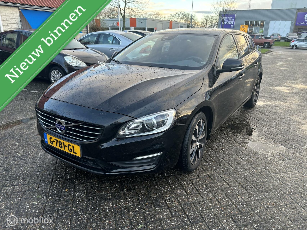 Volvo V60 - 2.0 D3 LINJE SVART - AutoWereld.nl