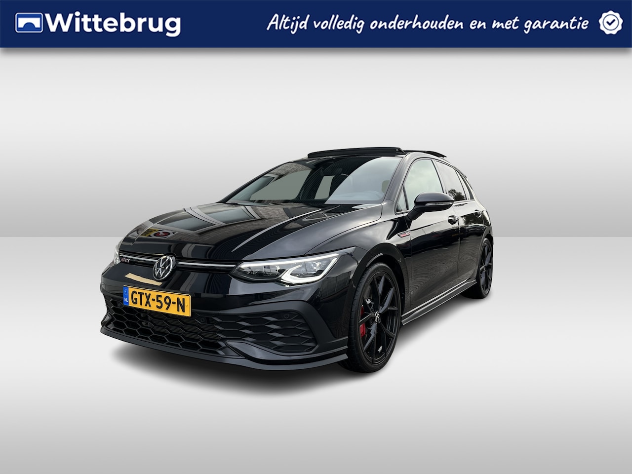 Volkswagen Golf - 2.0 TSI GTI Clubsport / AUTOMAAT/ 300 PK/ PANO/ BLACK EDITION/ HARMAN-KARDON/ NÜRBURGRING - AutoWereld.nl