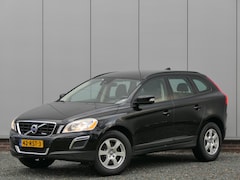 Volvo XC60 - 2.0 T5 Kinetic Navi / Trekhaak / Cruise control / Kinderzitje(s) geintegreerd in achterban