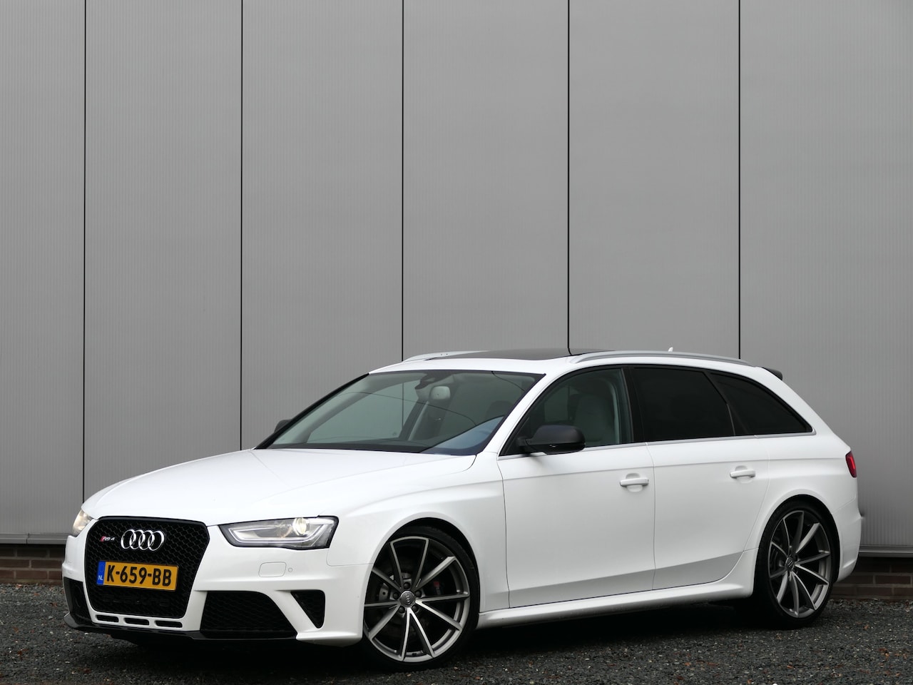 Audi A4 Avant - 4.2 FSI RS4 quattro Panorama dak / Navi / Adaptive cruise control / Achteruitrijcamera - AutoWereld.nl