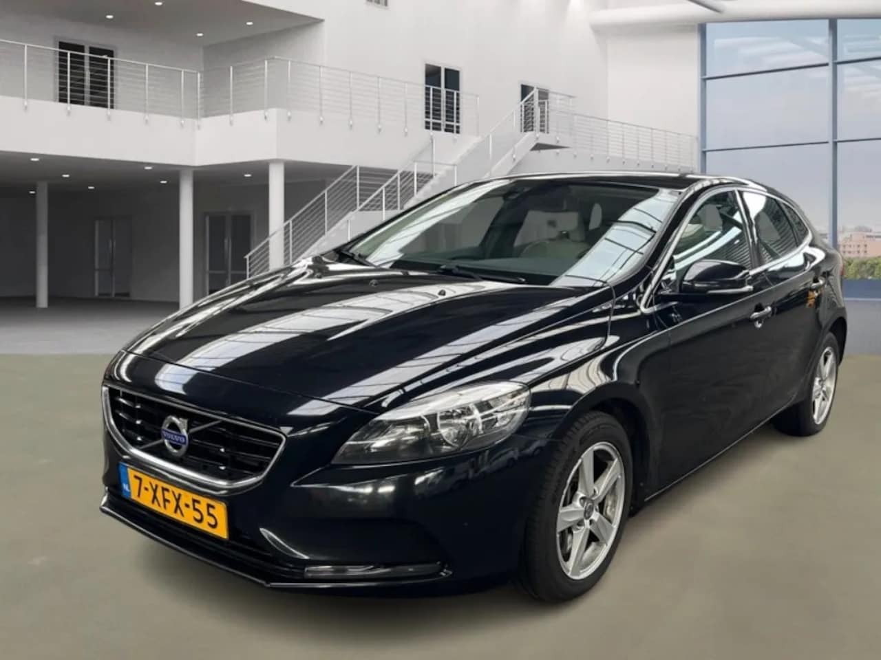 Volvo V40 - 2.0 D4 Summum Business 2.0 D4 Summum Business - AutoWereld.nl