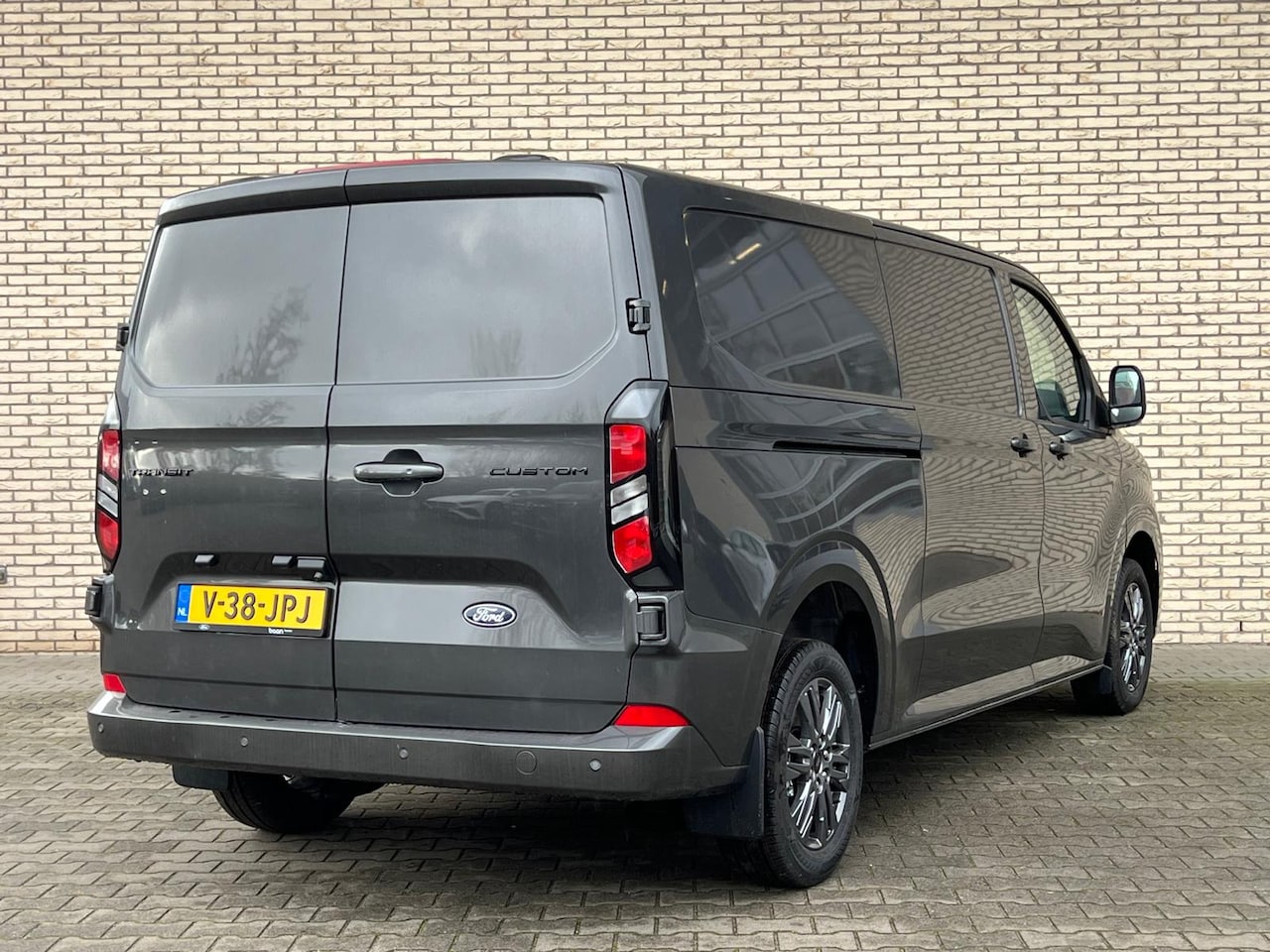 Ford Transit Custom - 320 2.0 TDCI L2H1 136 PK Limited | Dubbel Cabine Snoeks luxe | Automaat | - AutoWereld.nl