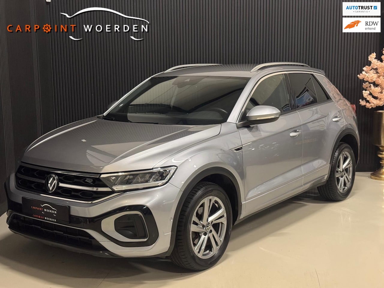 Volkswagen T-Roc - 1.5 TSI 2X R-Line | CAMERA | KEYLESS | LED | DSG - AutoWereld.nl