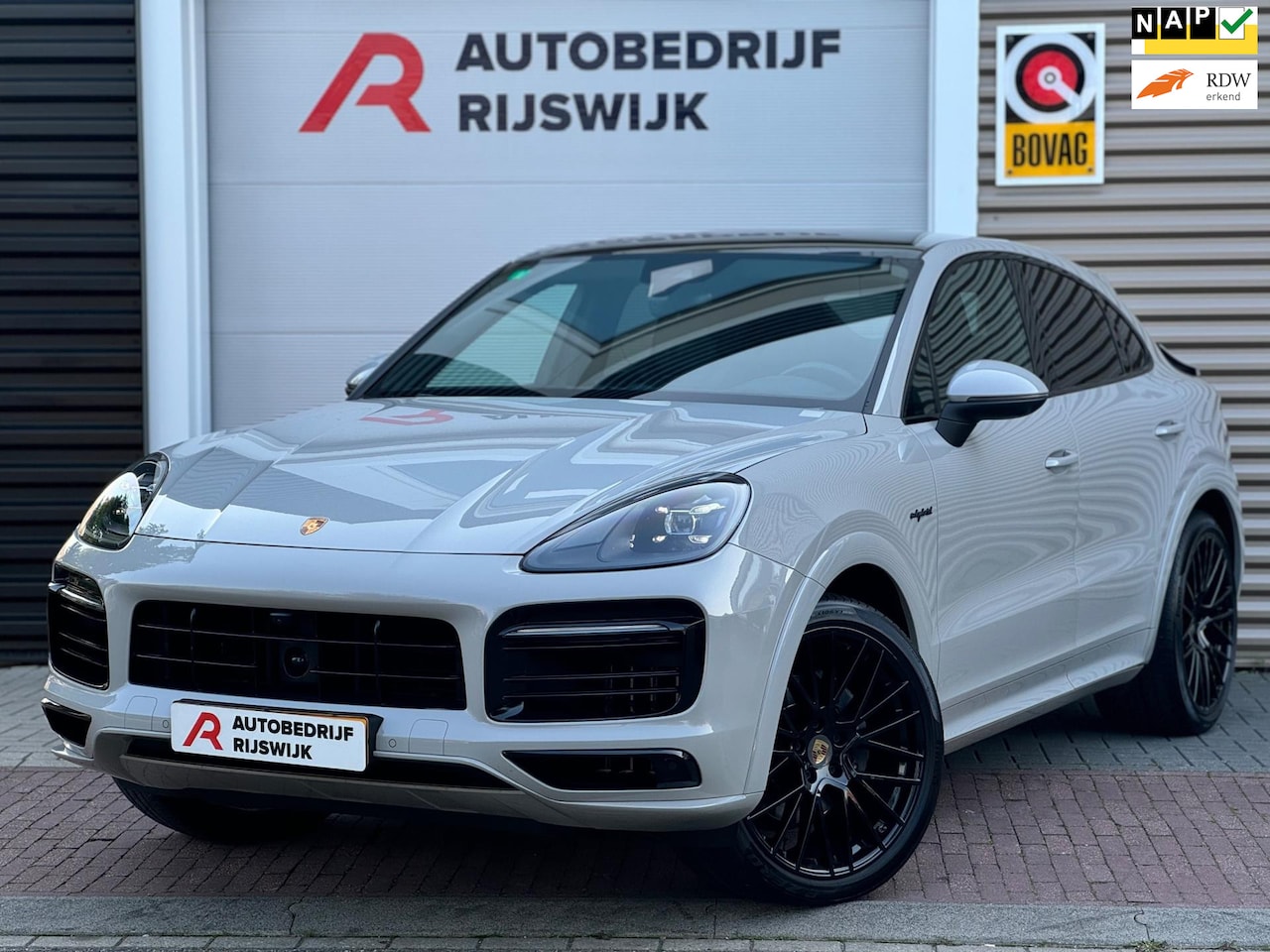 Porsche Cayenne Coupé - 3.0 E-Hybrid Krijt/Pano/360/Vol! - AutoWereld.nl