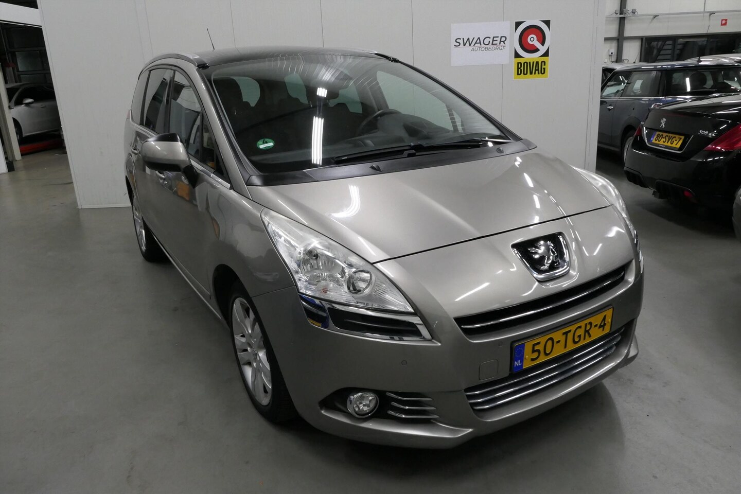 Peugeot 5008 - 1.6 THP 16V 155pk 5p Aut. Allure (trekhaak) - AutoWereld.nl