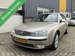 Ford Mondeo - 2.0-16V Ghia Executive Nieuwe koppeling