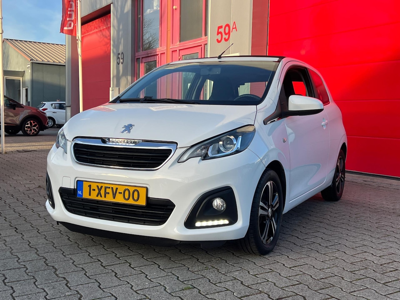 Peugeot 108 - 1.0 e-VTi Active TOP! 1.0 e-VTi Active TOP! - AutoWereld.nl