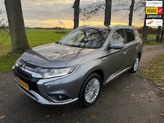 Mitsubishi Outlander - 2.4 PHEV Intense / Camera / Airco / Stoelverwarming / led /