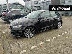 Audi A1 Sportback - 1.2 TFSI Admired 86 PK | S-Line Exterieur | Airco | Navigatie | Bluetooth | 17'' Lichtmeta