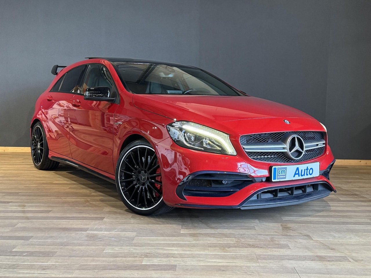 Mercedes-Benz A-klasse - AMG 45 4MATIC PANO | SCHAALSTOELEN | SPORTUITLAAT - AutoWereld.nl