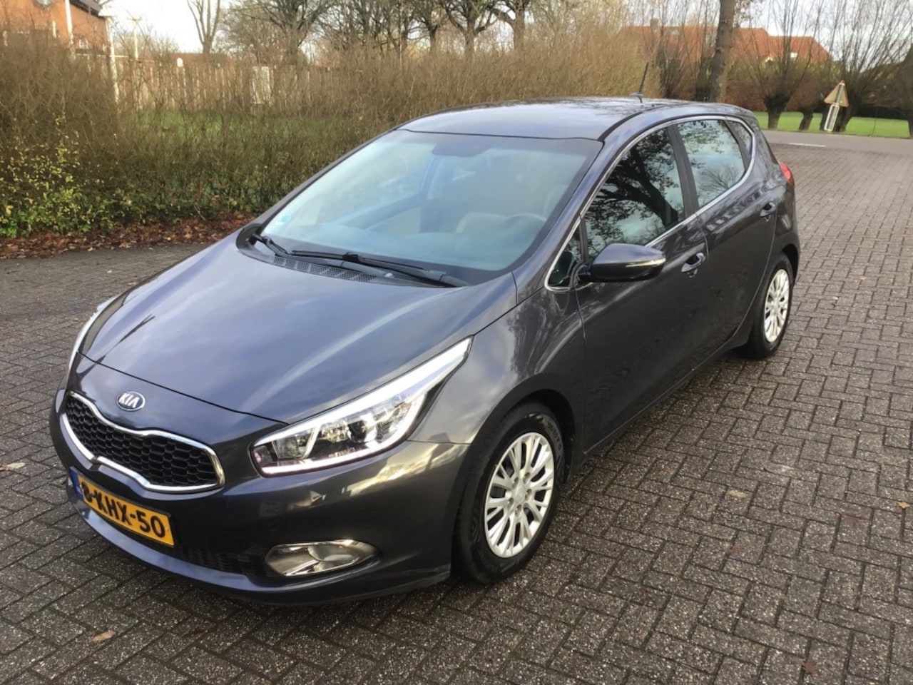 Kia Cee'd - 1.6 GDI Business Pack 1.6 GDI BUSINESS PACK - AutoWereld.nl