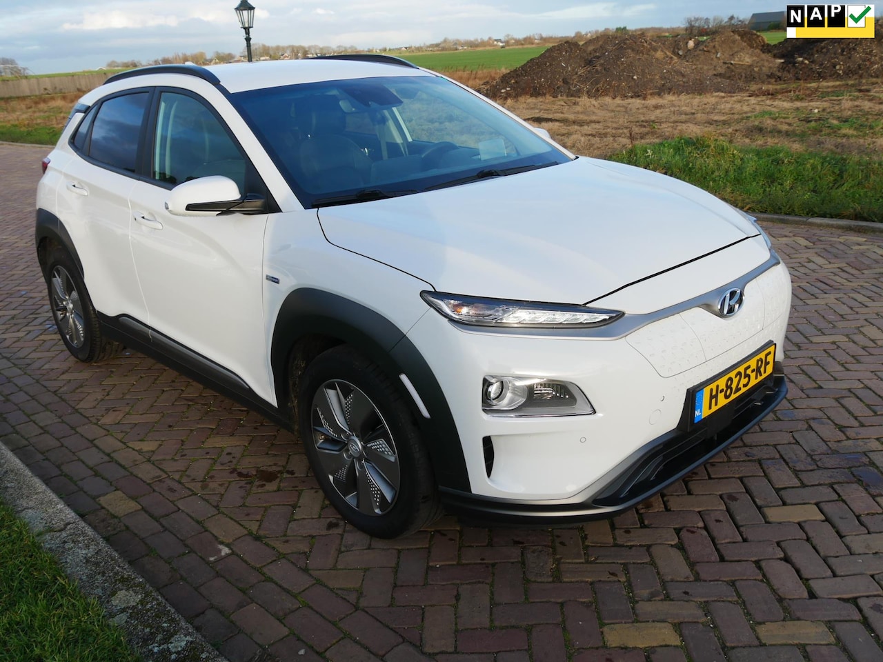 Hyundai Kona Electric - EV Premium 64 kWh ** 15999 NETTO ** - AutoWereld.nl