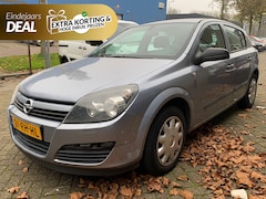 Opel Astra - 1.6 Essentia|5 Deurs|Airco|