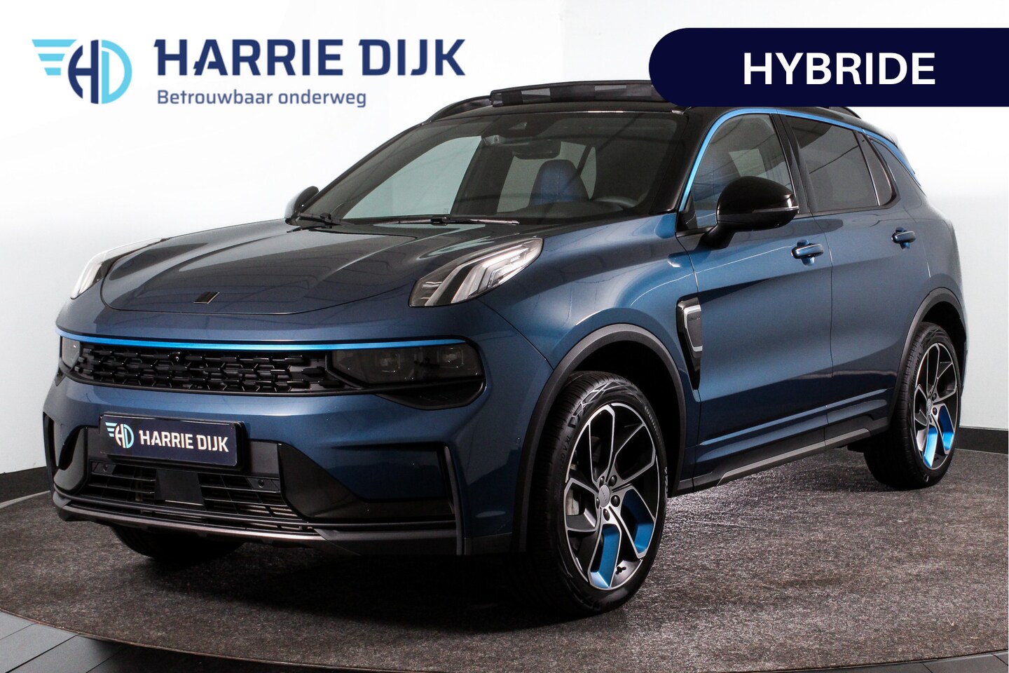 Lynk & Co 01 - 1.5 PHEV 261PK MY23 | 360 Camera | 7.4 kWh boordlader | Donkere hemel | S/K-panodak | Adap - AutoWereld.nl