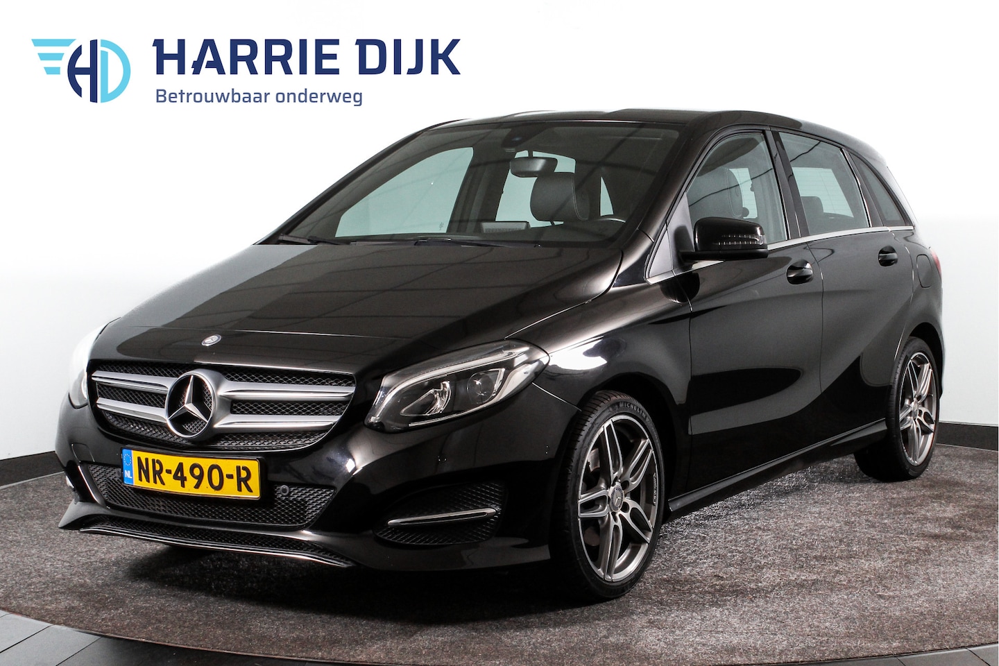 Mercedes-Benz B-klasse - 180 120 PK Ambition | Cruise | PDC | NAV | Airco | Trekhaak | LM 18" | - AutoWereld.nl