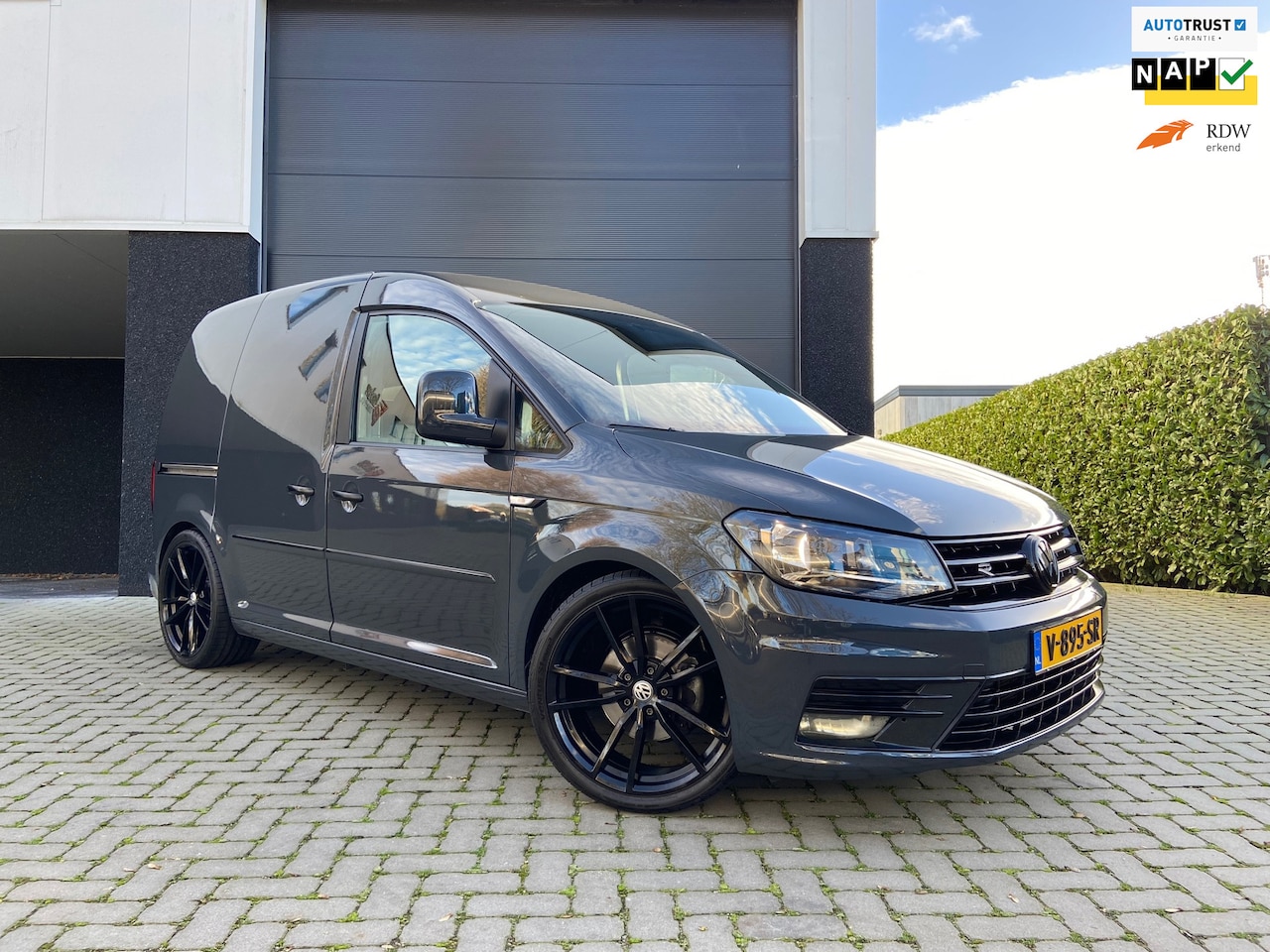 Volkswagen Caddy - 2.0 TDI - 185 pk - Carplay - Black edition - AutoWereld.nl