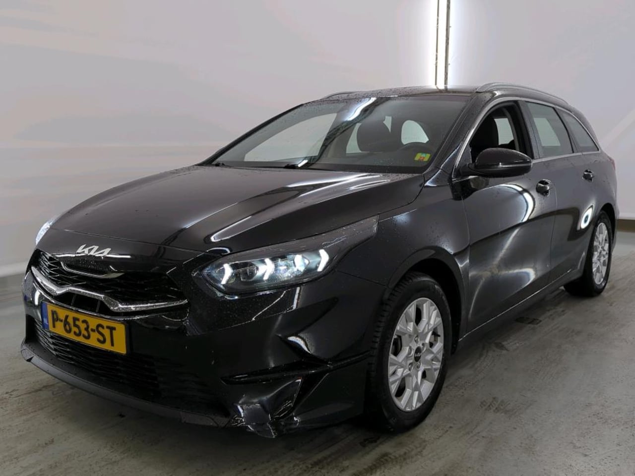 Kia Cee'd Sportswagon - Ceed 1.5 T-GDi DynamicLine NL AUTO |10x in voorraad CAMERA | TREKHAAK | CARPLAY | - AutoWereld.nl