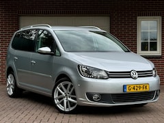 Volkswagen Touran - 1.4TSI/140pk Highline DSG|2012|Trekhaak|Camera|Cruise|Stoelverw.|Bi-Xenon|18"LMV