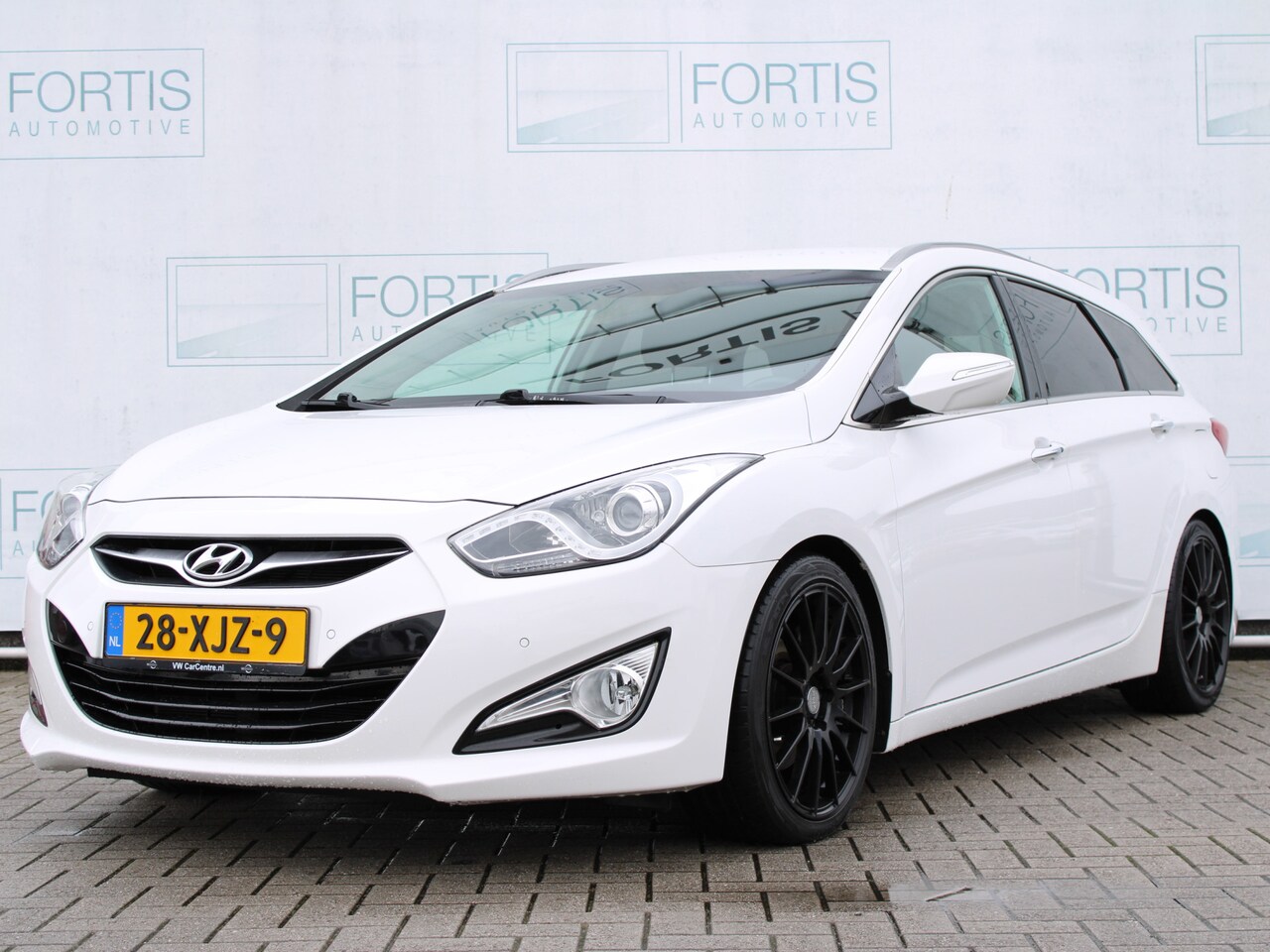 Hyundai i40 Wagon - 1.6 GDI Blue Business Edition NL AUTO | CAMERA | NAVI | NETTE WAGEN | - AutoWereld.nl