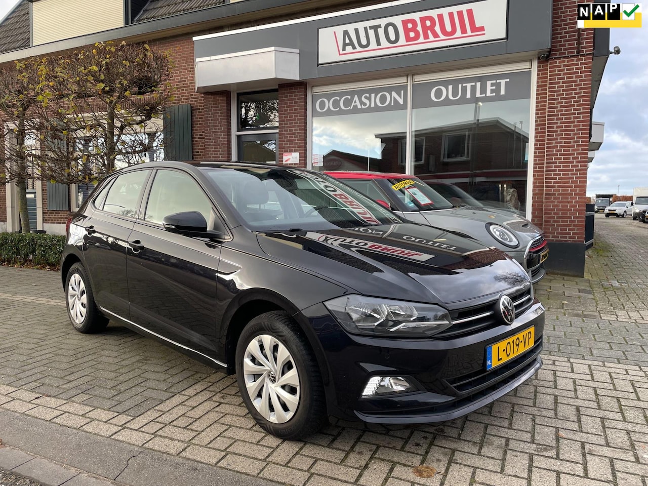 Volkswagen Polo - 1.0 TSI Comfortline Business / Navi / Camera / clima/ Ned auto - AutoWereld.nl