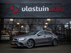 Mercedes-Benz A-klasse - 200 Business Solution AMG Dealeronderhouden, 1e eigenaar, trekhaak, apple carplay/android