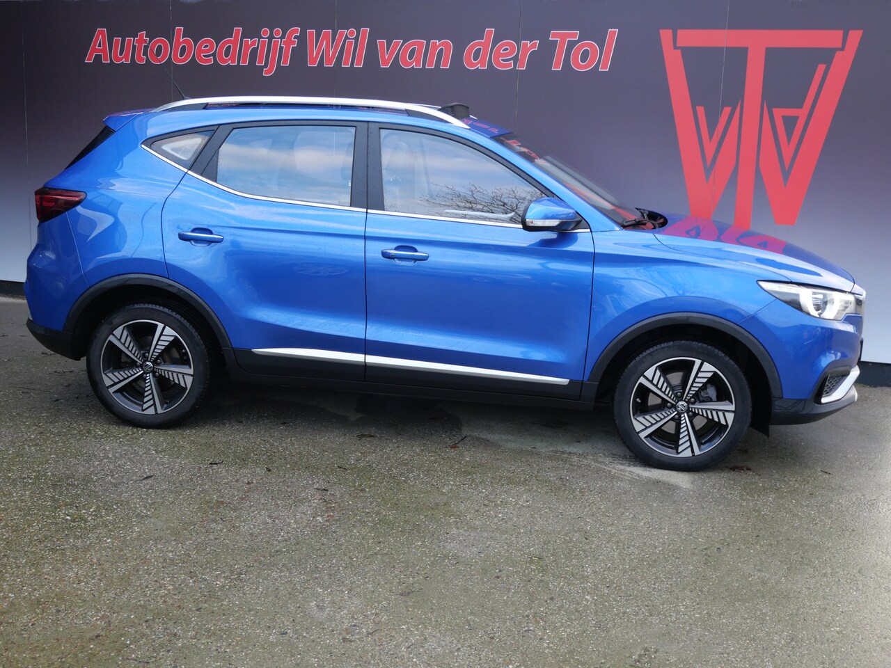 MG ZS - EV LUXURY 45 kWh | PANORAMA | A.C.C. | LEER | 1e EIGE | € 2.000,- SUBSIDIE MOGELIJK!! - AutoWereld.nl